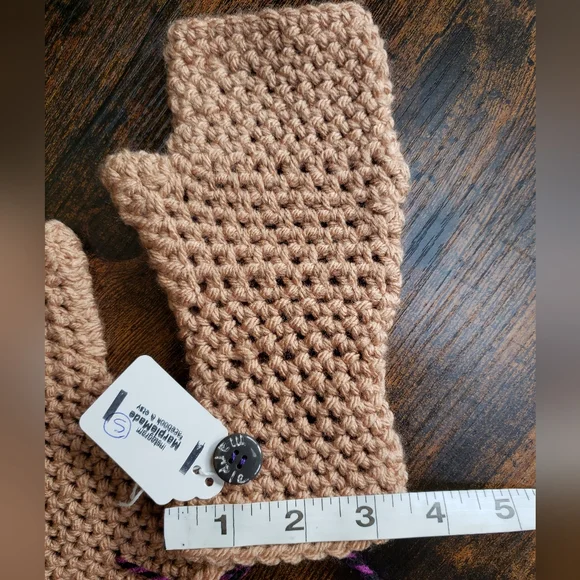 NWT* Handmade Fingerless gloves💜 super soft acrylic, MarpleMade Designs, almond - Picture 8 of 9